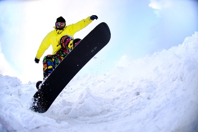スノーボードでコケてばかりでおしりが痛い コケない方法とは 雪山press